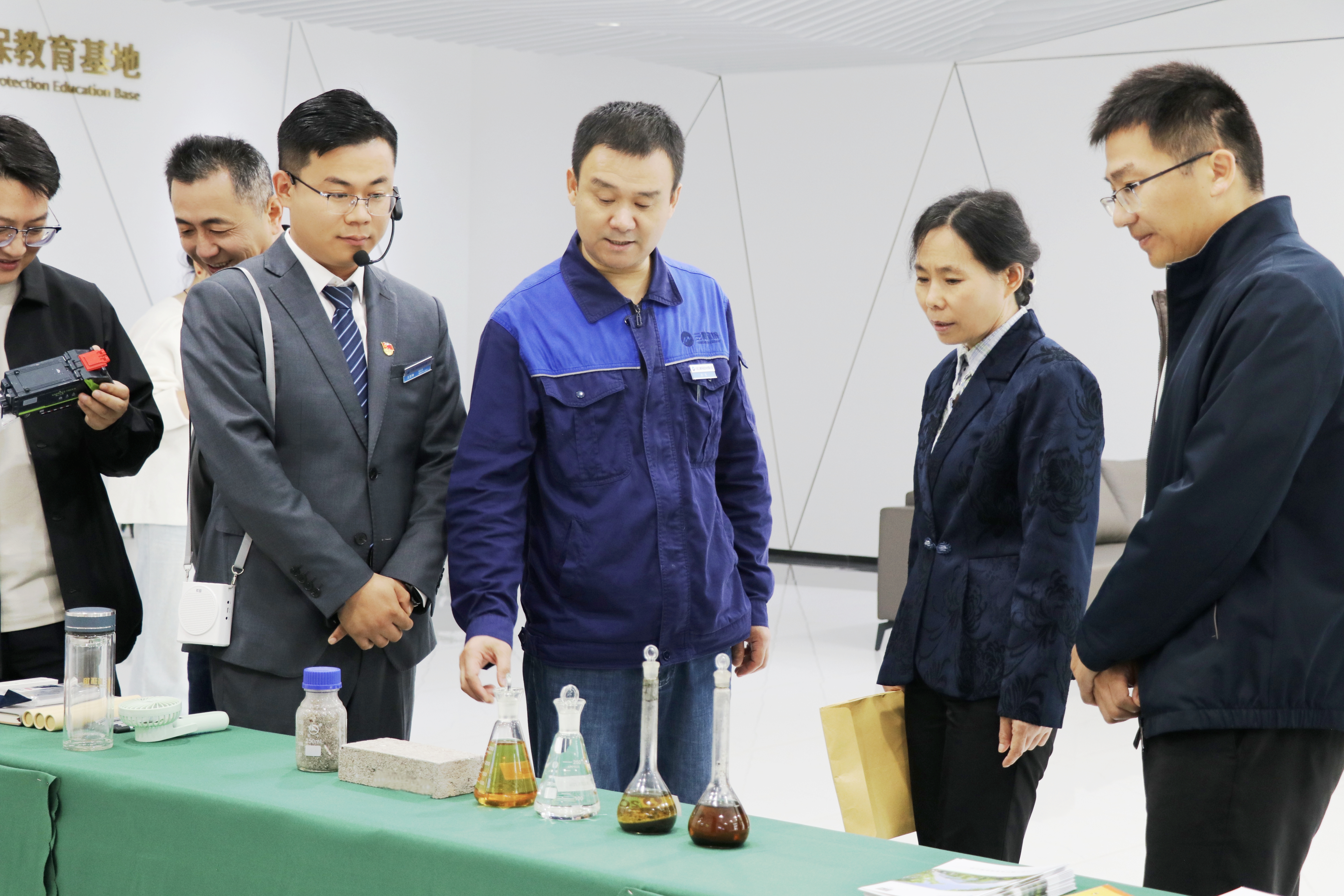 10月17日，安徽省生態(tài)環(huán)境廳調研六安三峰公司 為環(huán)保教育基地注入新動(dòng)能.jpg